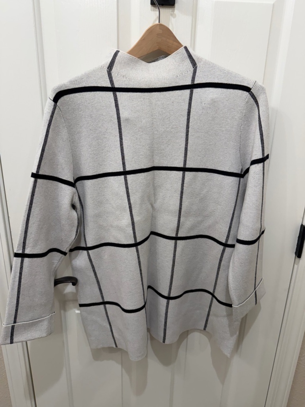 Womens Light Gray Windowpane Knit Sweater